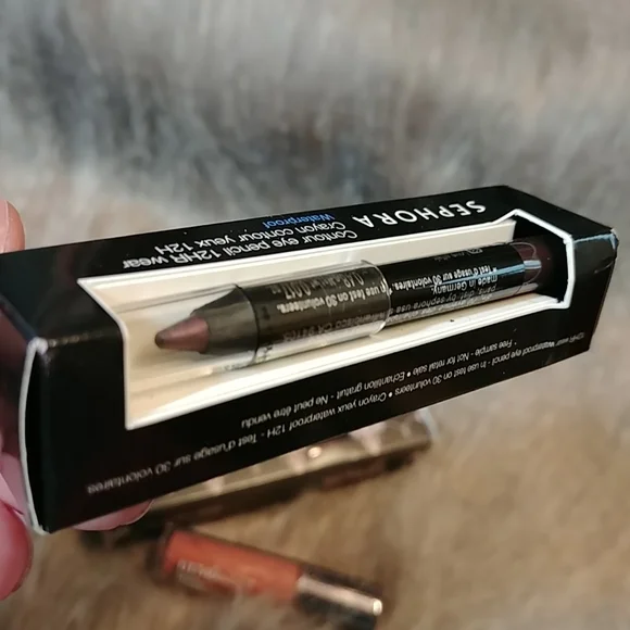 NEW 4pc makeup bundle lot designer name brand authentic lip  NEW 4pc makeup bundle lot designer name brand authentic lip eye cosmetics main image 0